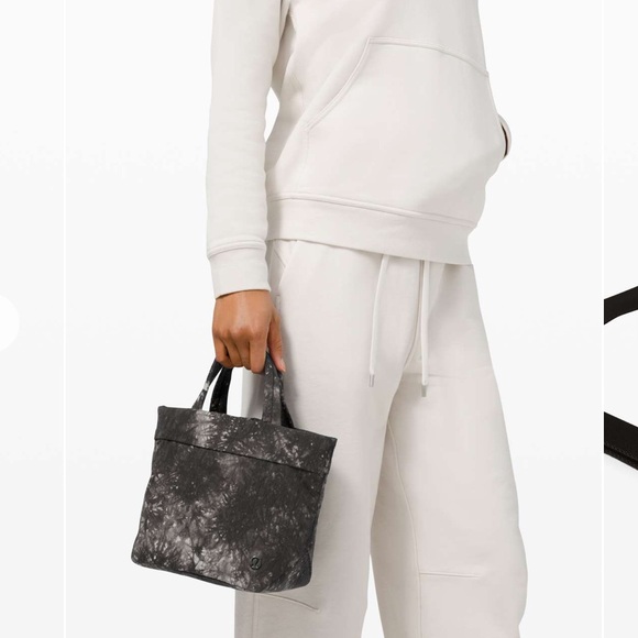 lululemon athletica Handbags - Lululemon On My Level Small Tote Micro Ink Vapor Ice Grey Multi Tie Dye